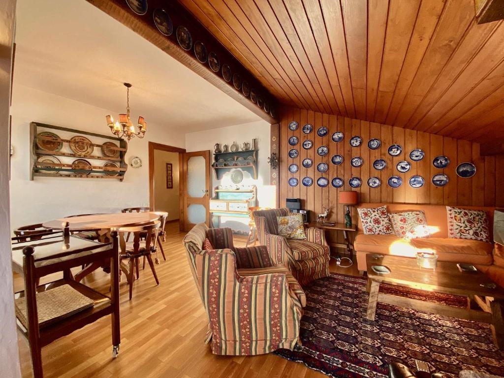 Cozy 3 bedroom with beautiful views - 3
