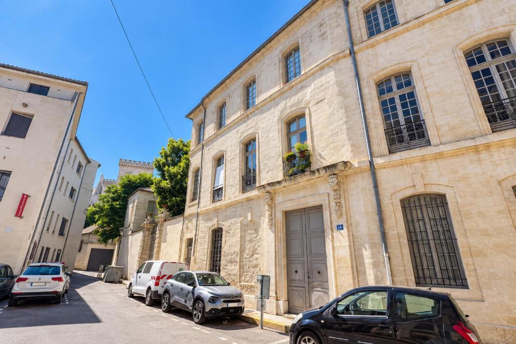 1 ch 1 sdb - 500m du Palais des Papes - 4