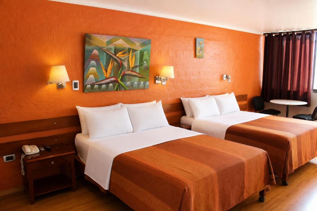 Holiday Suites - 5