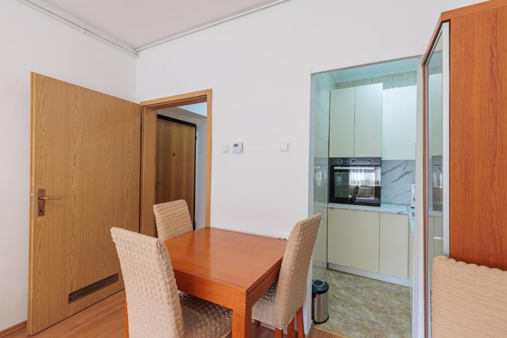 Central 2BR Apartment - Heart of Sarajevo - 2