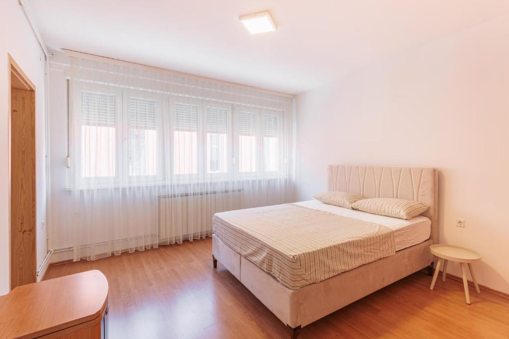Central 2BR Apartment - Heart of Sarajevo - 3