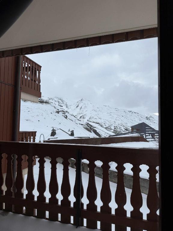 Residence Cheval Blanc Ski In-Out with WiFi in Val Thorens, "V24" by Versant Collection - 1