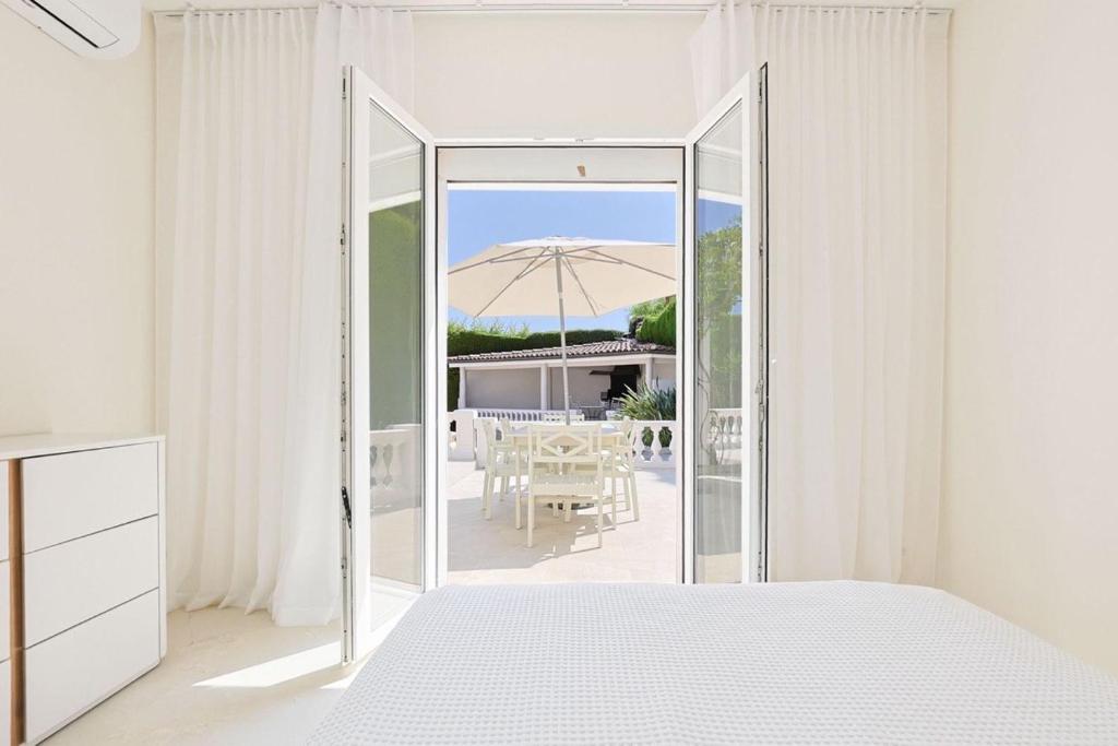 Villa with pool and studio in Mougins - 3