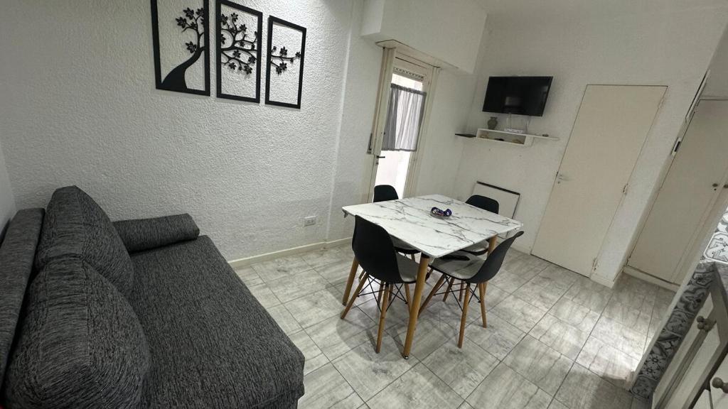 Departamento con balcón a 50 metros del mar - 5