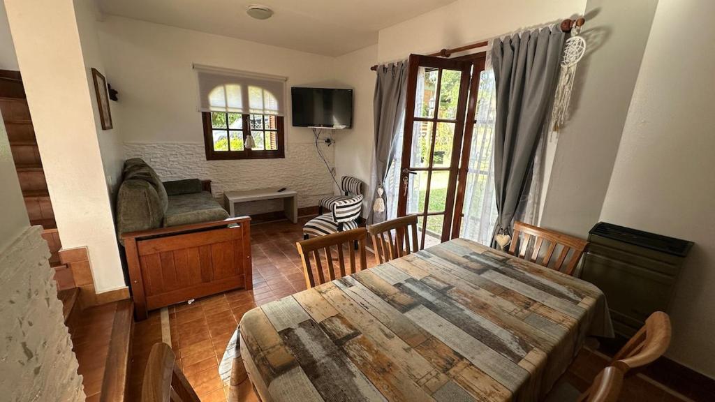 Duplex en zona residencial con patio y parrilla - 3