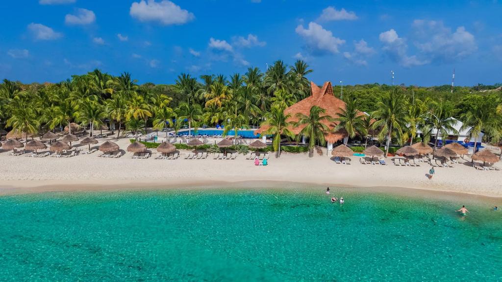 Casa del Mar Cozumel Hotel & Dive Resort with free access to an exclusive beach club - 4