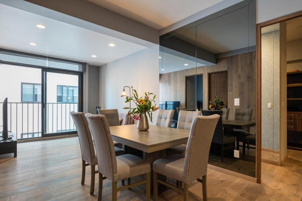 Rooftop Pool 2BR 2BA in the Heart of Roma Norte - 2