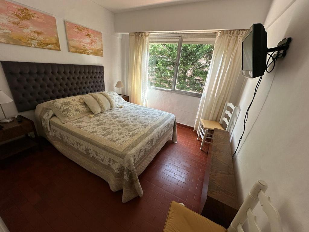 Hermoso departamento a metros del mar - 3