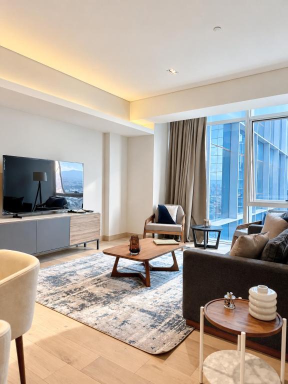 Executive WTC View Suite w Pool - 1