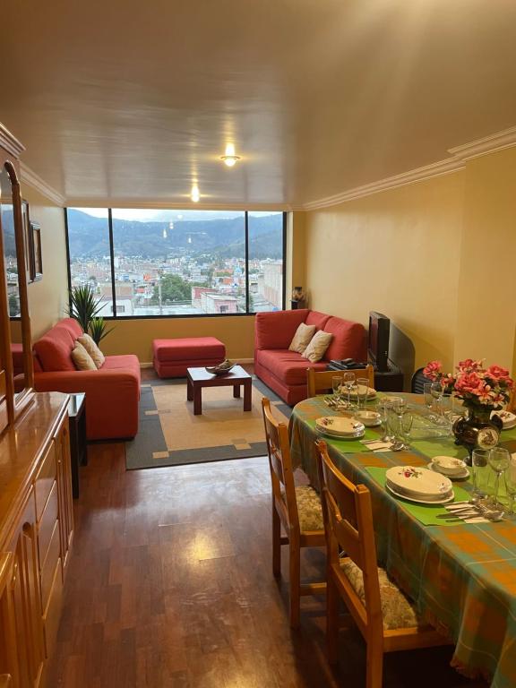 Departamento con Vista y Seguridad las 24 Horas - 2