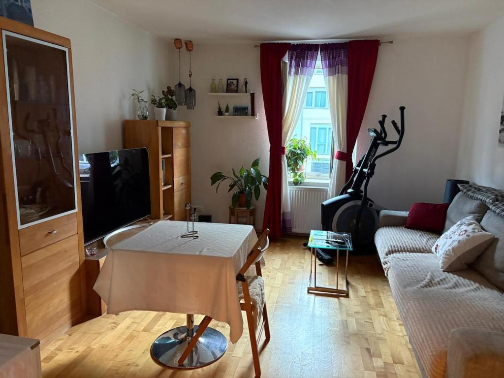 Beautiful apartment in Schwabing with balcony - 1