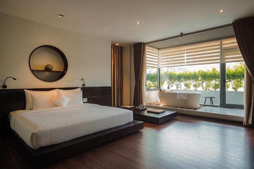 Cochin Zen Hotel