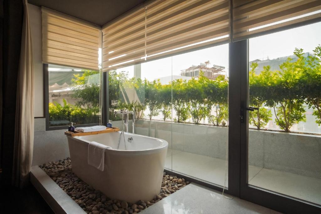Cochin Zen Hotel