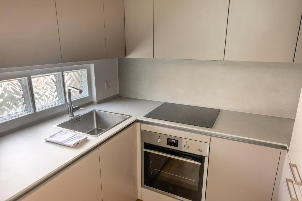 Family friendly 2-Bedroom near Golf & Ski slopes - 4