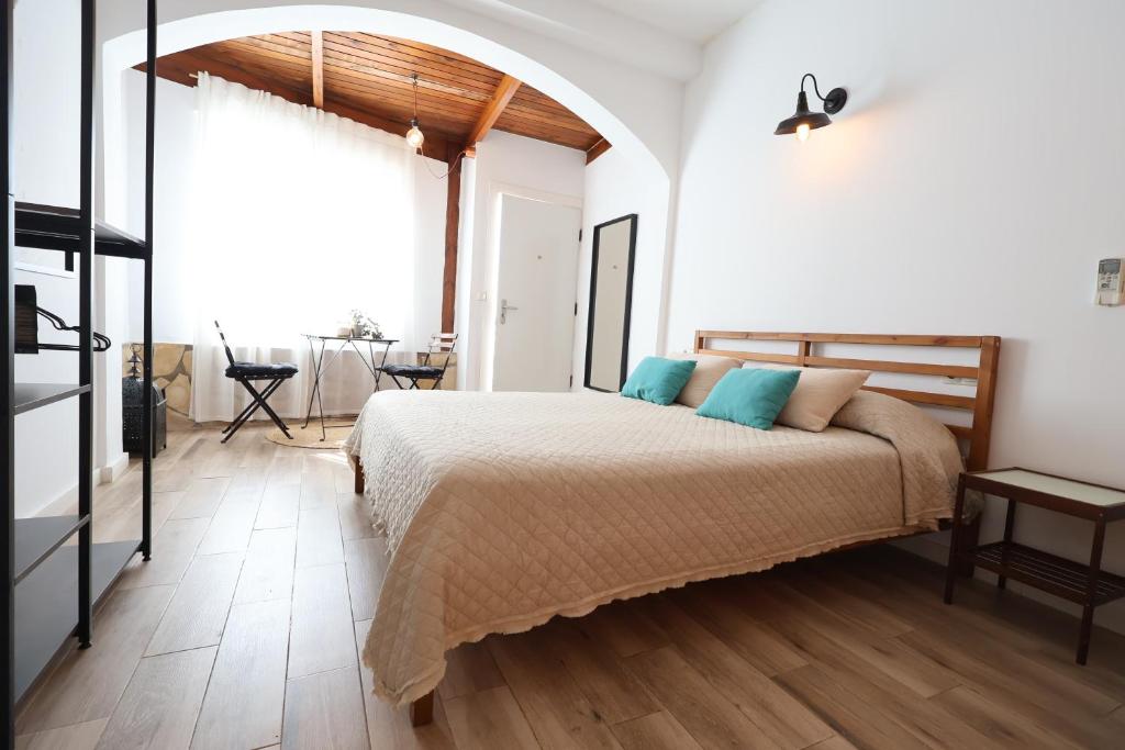 Galicia D - Studio with Private Patio near Arroyo de la Miel Station - 1