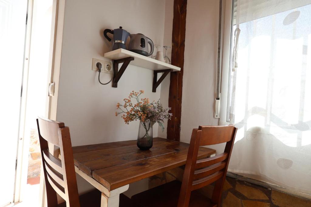 Galicia D - Studio with Private Patio near Arroyo de la Miel Station - 3