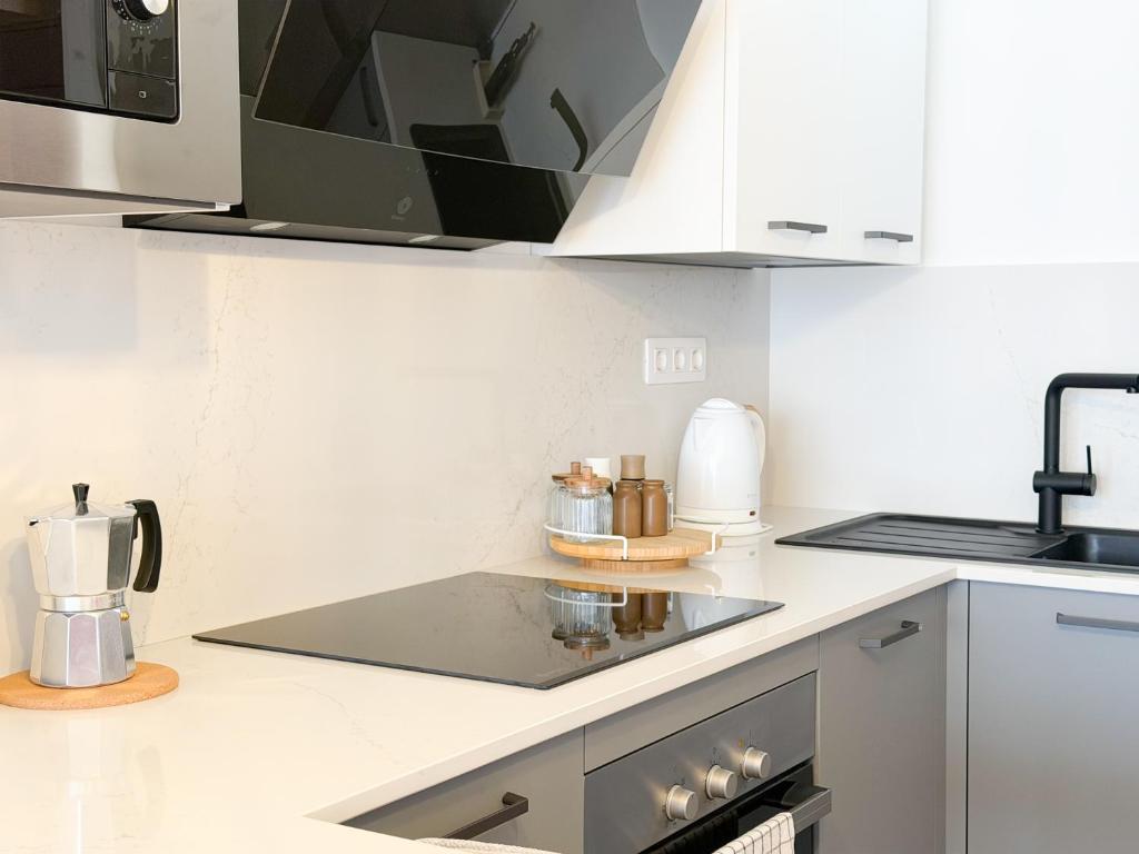 Top Location 3BR , 2BR, communal pool - 3