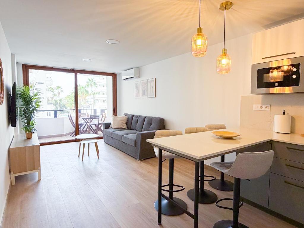 Top Location 3BR , 2BR, communal pool - 4