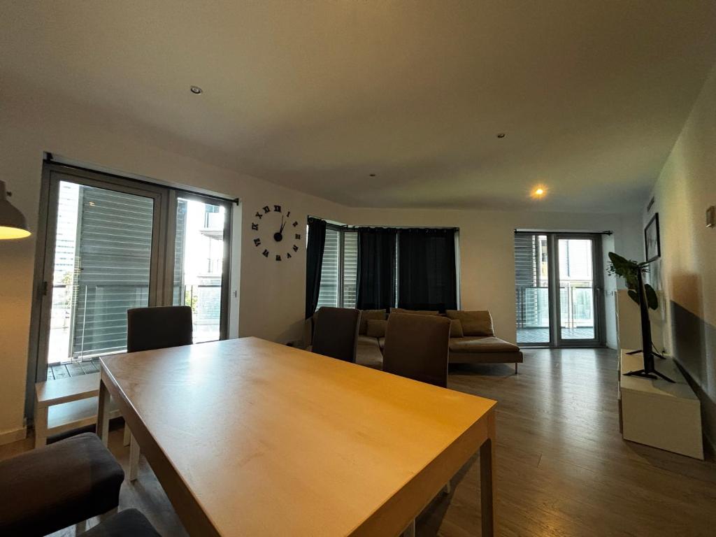 Beachfront with terrace for 8 - 4