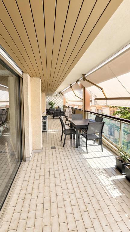 Cannes Centers - 2