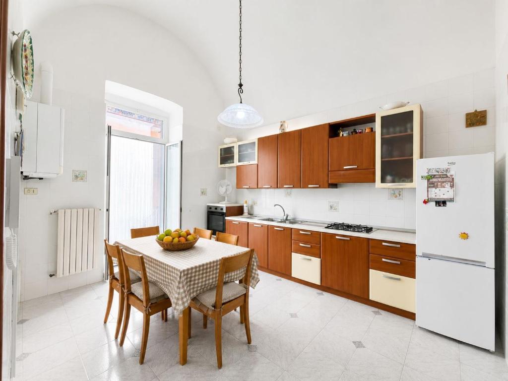 GuestHost - Central Apartment near train station - 2