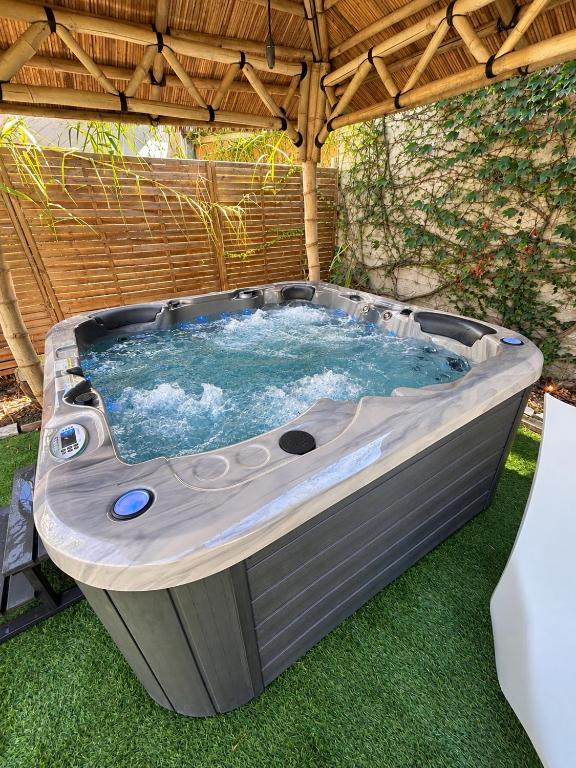 La Calypso maison atypique Option Jacuzzi - 3