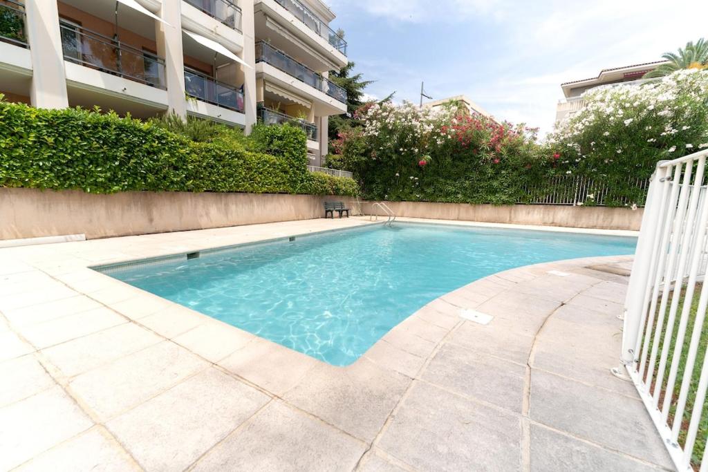 YV Bel appartement, piscine terrasse et garage - 2