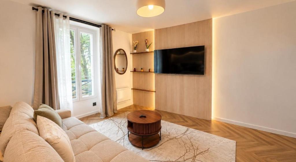 Cozy Parisian Hideaway Near Montparnasse - 4