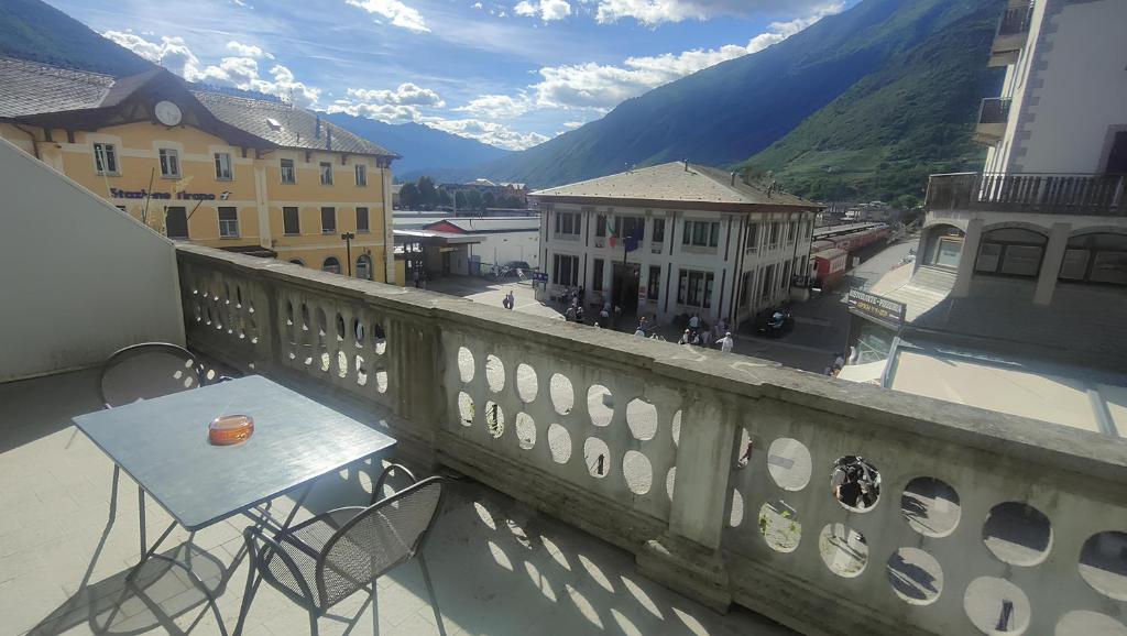 Piazza Grande Suite - Big Terrace with Panoramic Bernina Express View, Elevator&Parking - 5