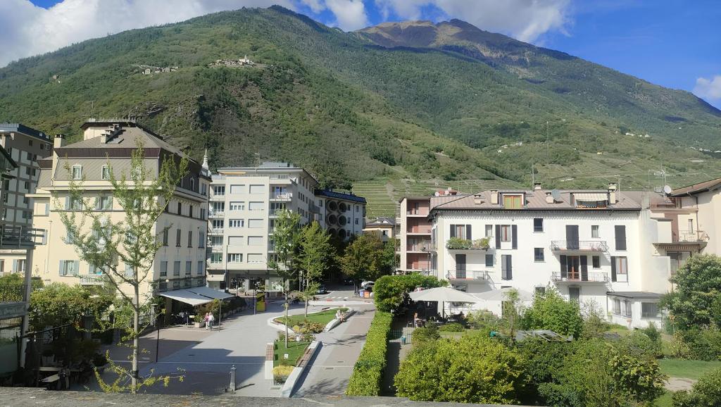 Piazza Grande Suite - Big Terrace with Panoramic Bernina Express View, Elevator&Parking - 4