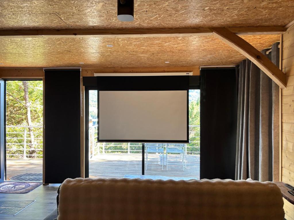 Chalet Cocoon en lisière de forêt, avec grande terrasse, et vue 'waouh' - 4