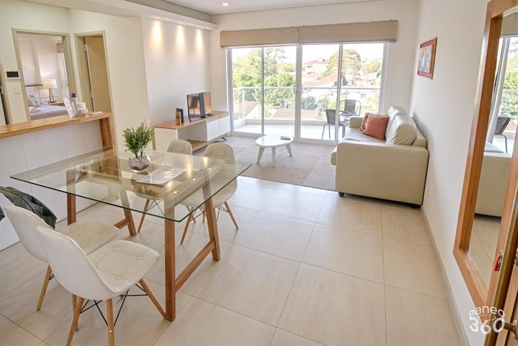 N4A2 - Corporate Haven Workspace Pool Dining Nearby - 2