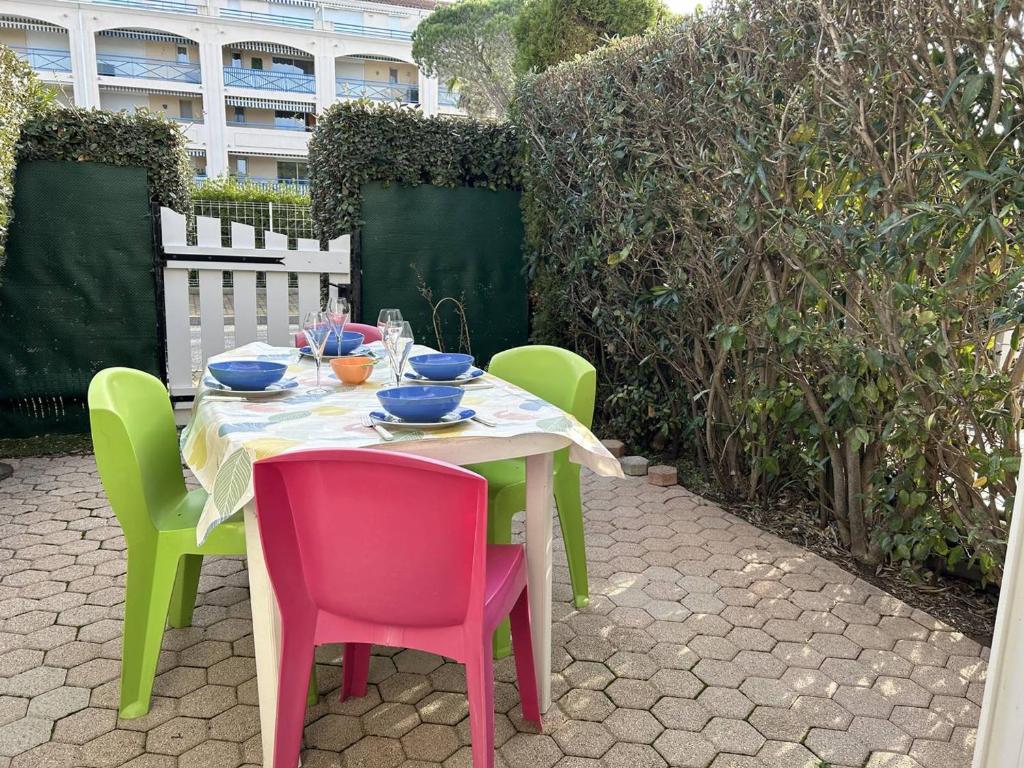 Mazet avec terrasse, climatisation, calme - 1