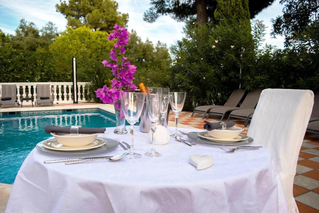 Elegant Classic Villa close to Nikki beach - 1