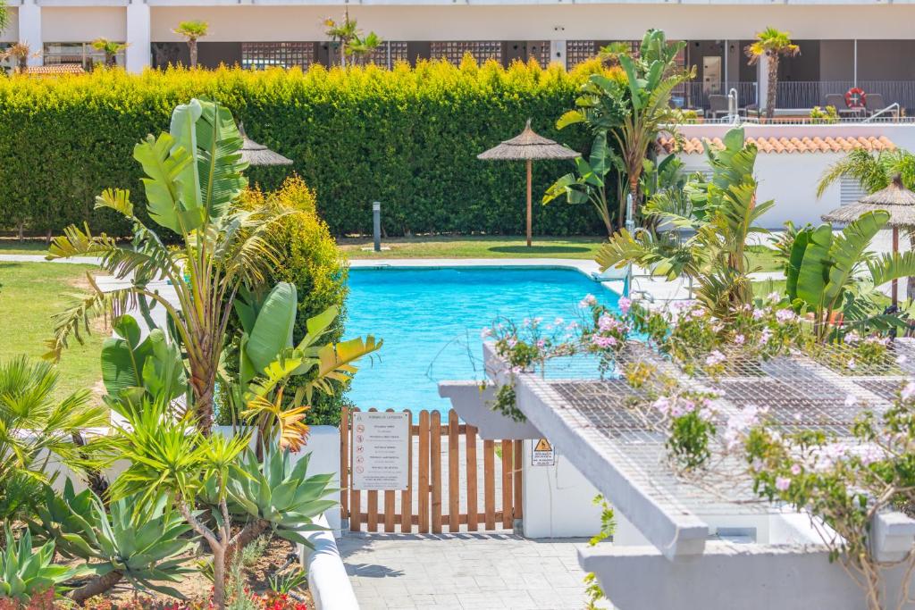 Cerca de la playa, piscina, terraza, vistas - 2