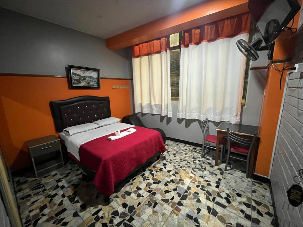 Las Estrellas Hostal - 2