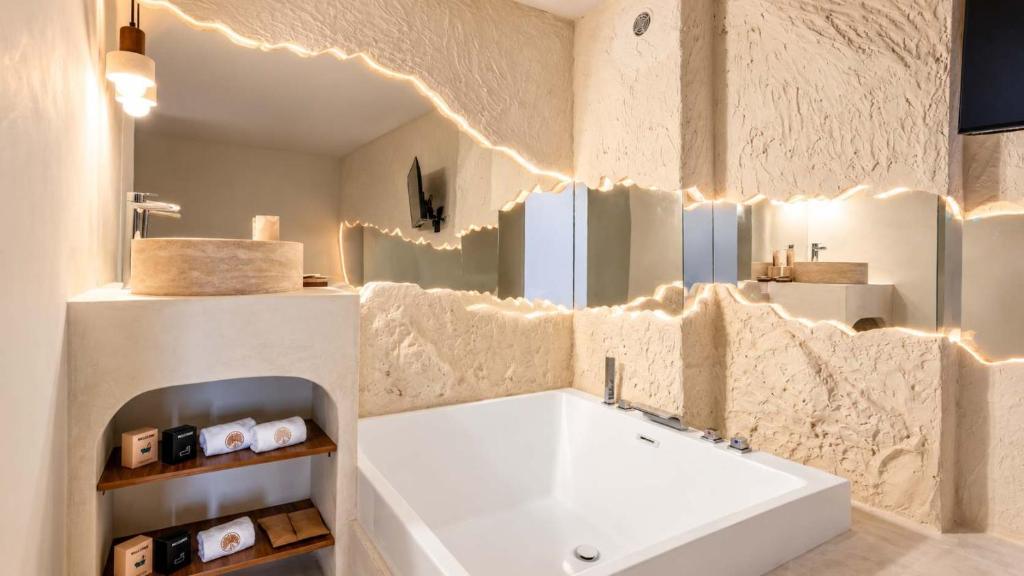 L'Odyssée # Love Suite - Proche Croisette et Centre - Baignoire Duo - 2