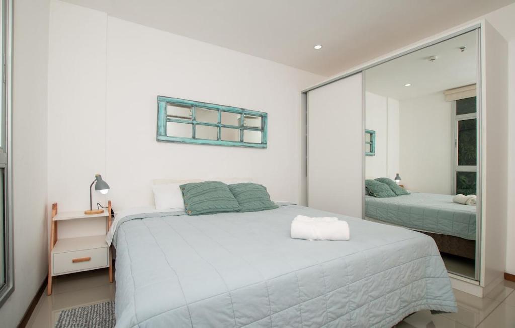 Modern 1BR Villa Morra with Balcony BBQ & Parking - 4