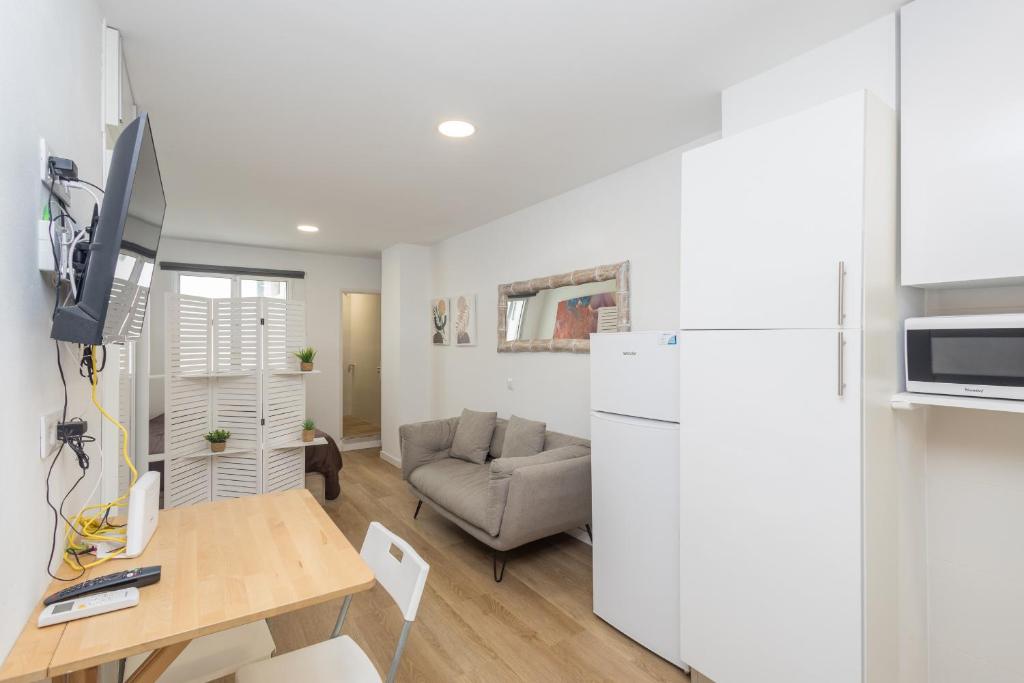 Cozy Studio Las Canteras - 2 min walk to Beach - 5