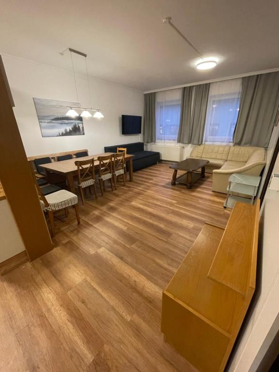 4 bedroom Apartment In the center - 4
