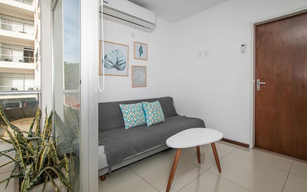 Modern Retreat with Pool Gym and Private Balcony - 4