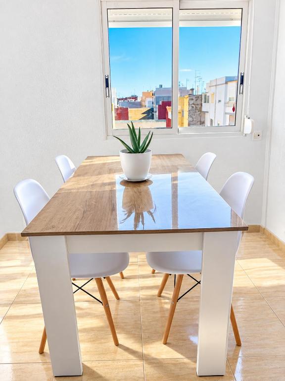 Apartamento junto a la playa de la Malvarrosa en Valencia, hasta 5 huespedes - 3