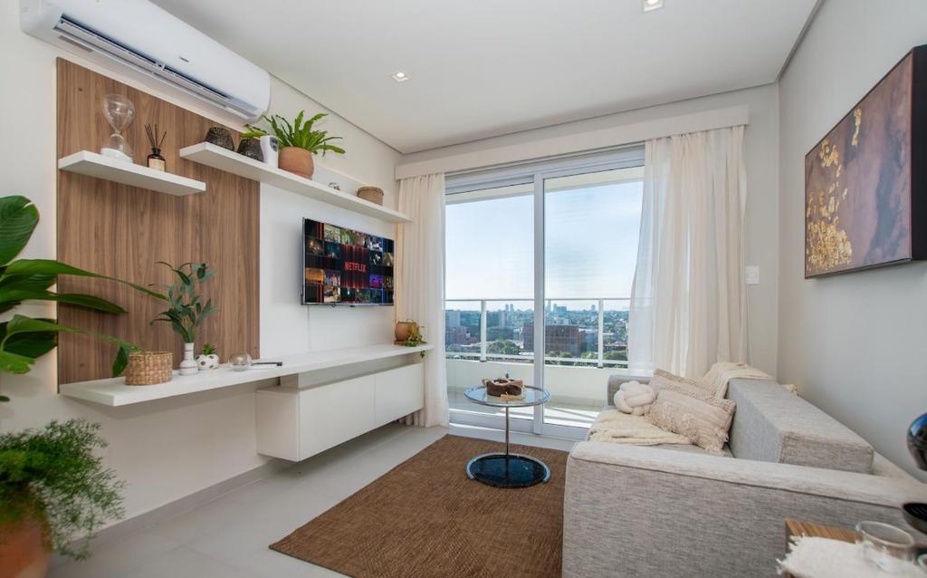 Stunning Hub with City Views Pool and Balcony - 1