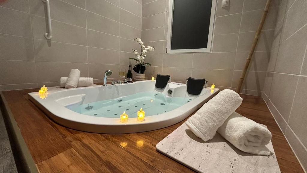 Le Bubble Chic Vichy Sauna Balnéo privatifs - 1