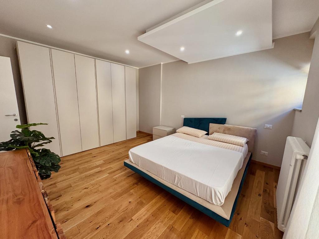 Trilocale di Charme con Terrazzo Privato: La Tua Oasi nel Centro di Torino - 5