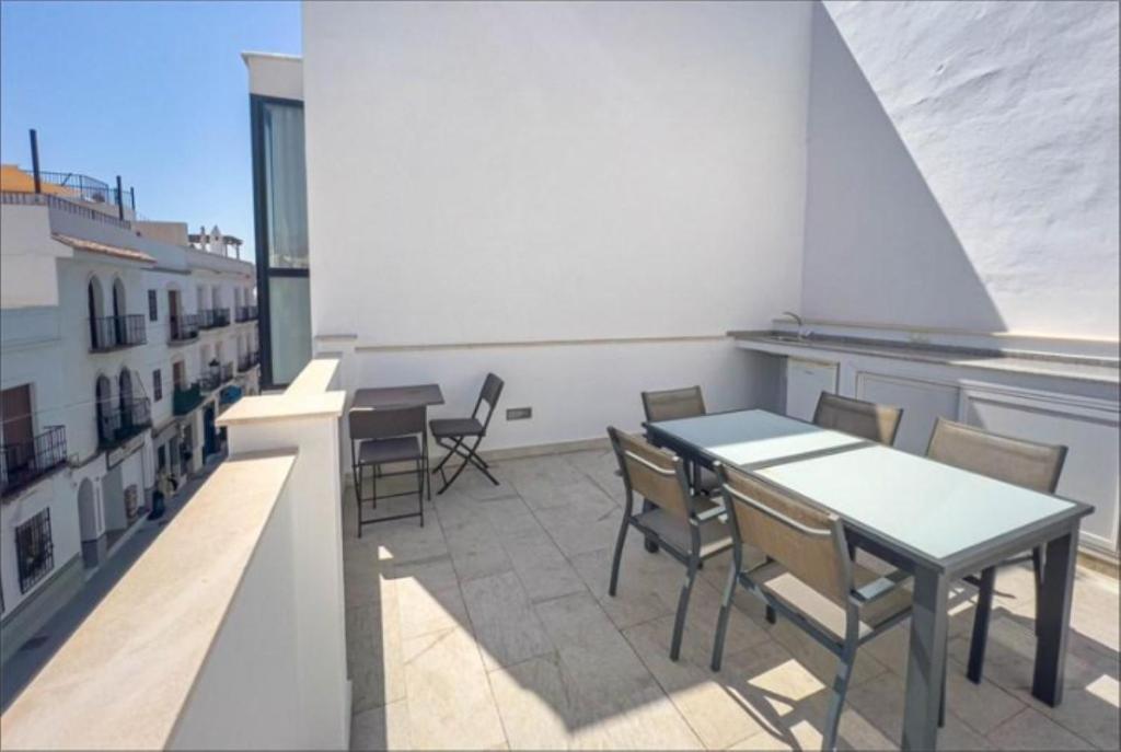 Modern townhouse & jacuzzi SilHouse Nerja - 2