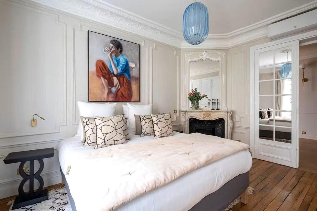 Elegant and spacious three-bedroom apartment - 5