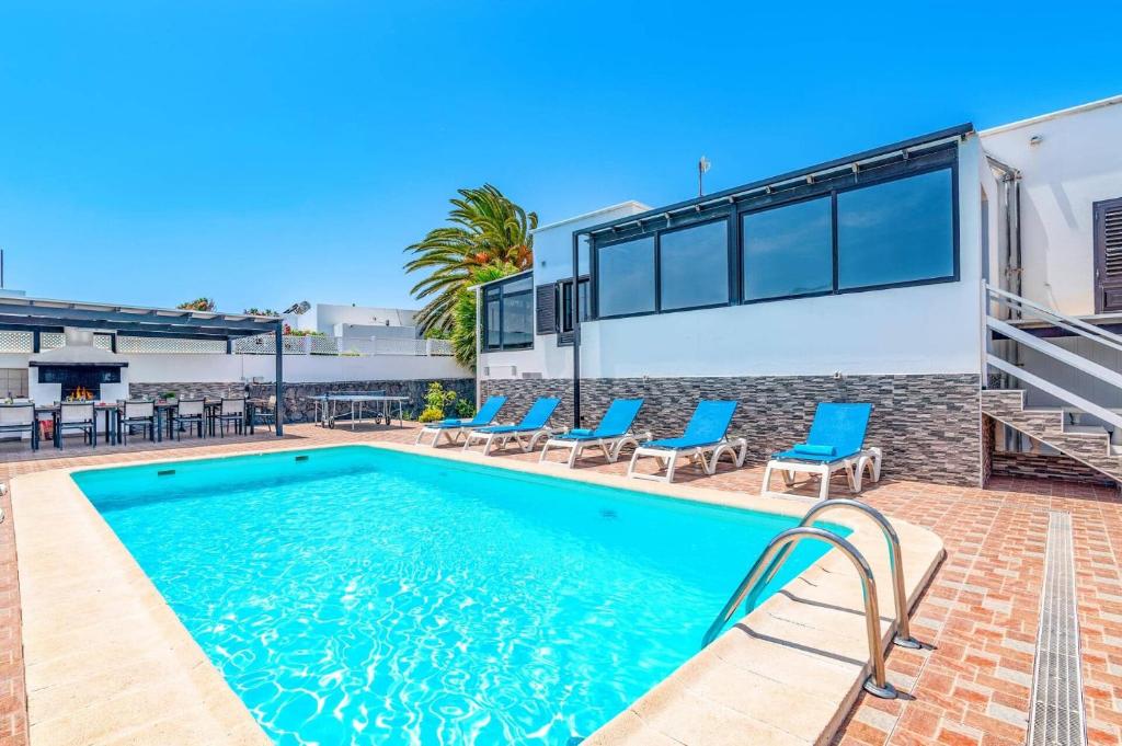 Villa Alvaro Dos by Villa Plus - 1