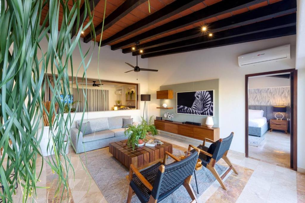 Luxury Penthouse With Private Pool & Terrace - 1