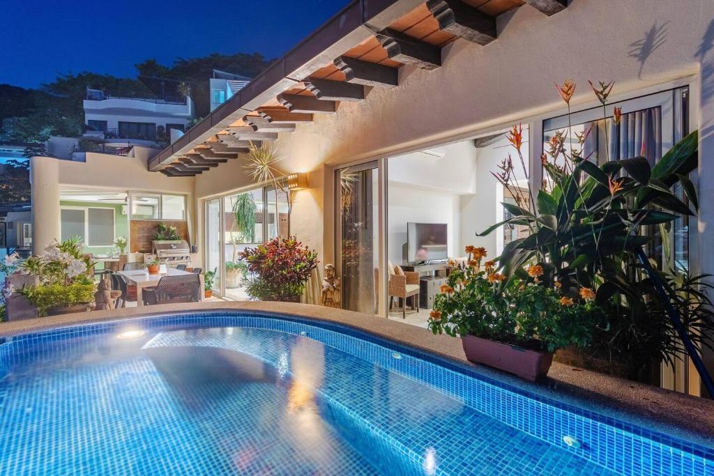 Luxury Penthouse With Private Pool & Terrace - 2